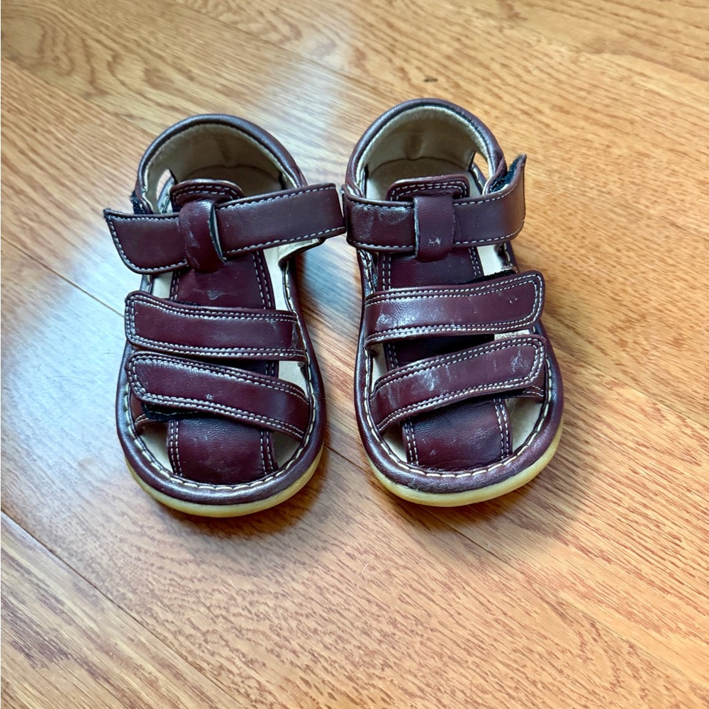 Little Mae’s Boutique Squeak Sandals